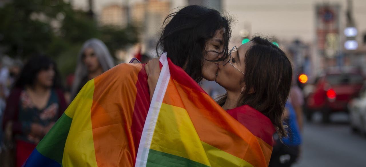 67% está a favor del matrimonio igualitario