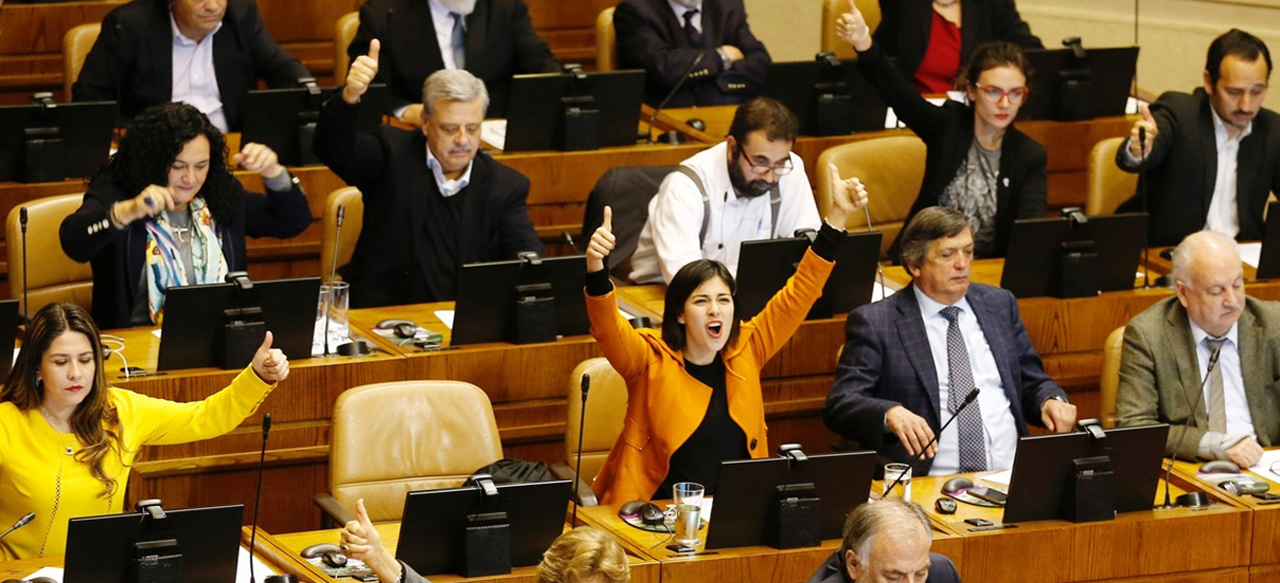 Un 90% está insatisfecho con el actual sistema político
